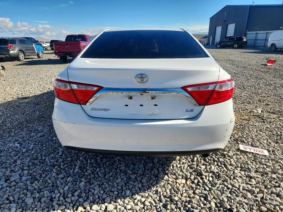 2016 TOYOTA CAMRY LE  