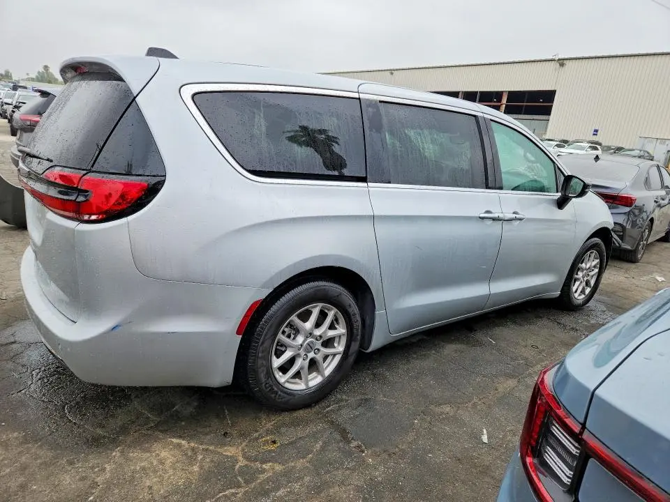2024 CHRYSLER PACIFICA TOURING  