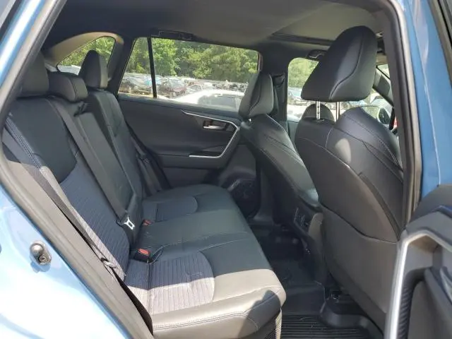 2025 TOYOTA RAV4 XSE  