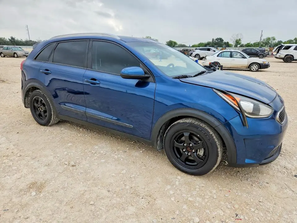2017 KIA NIRO LX  
