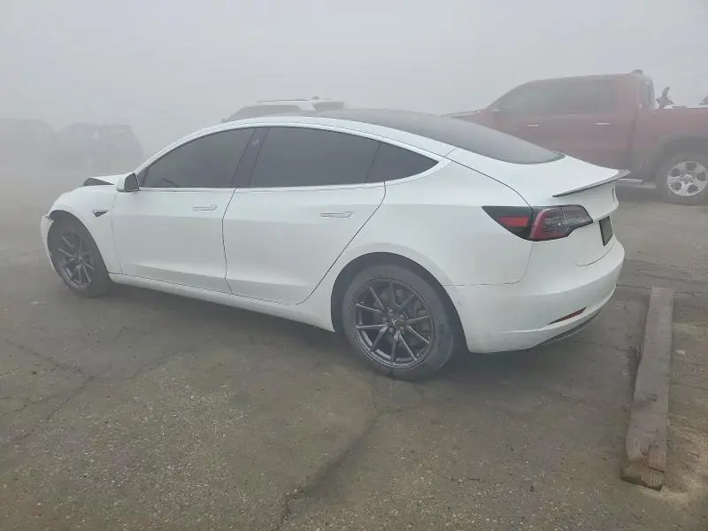2018 TESLA MODEL 3   