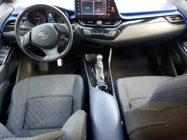 2021 TOYOTA C-HR XLE  