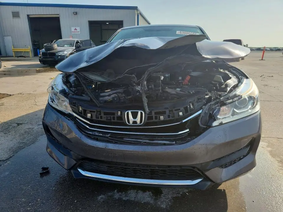 2017 HONDA ACCORD LX  