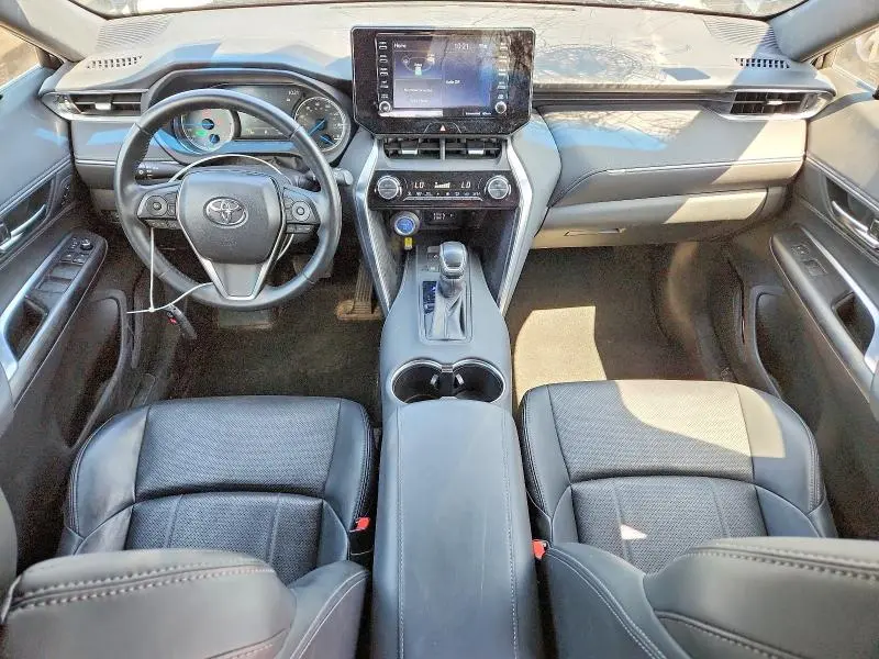 2021 TOYOTA VENZA XLE  