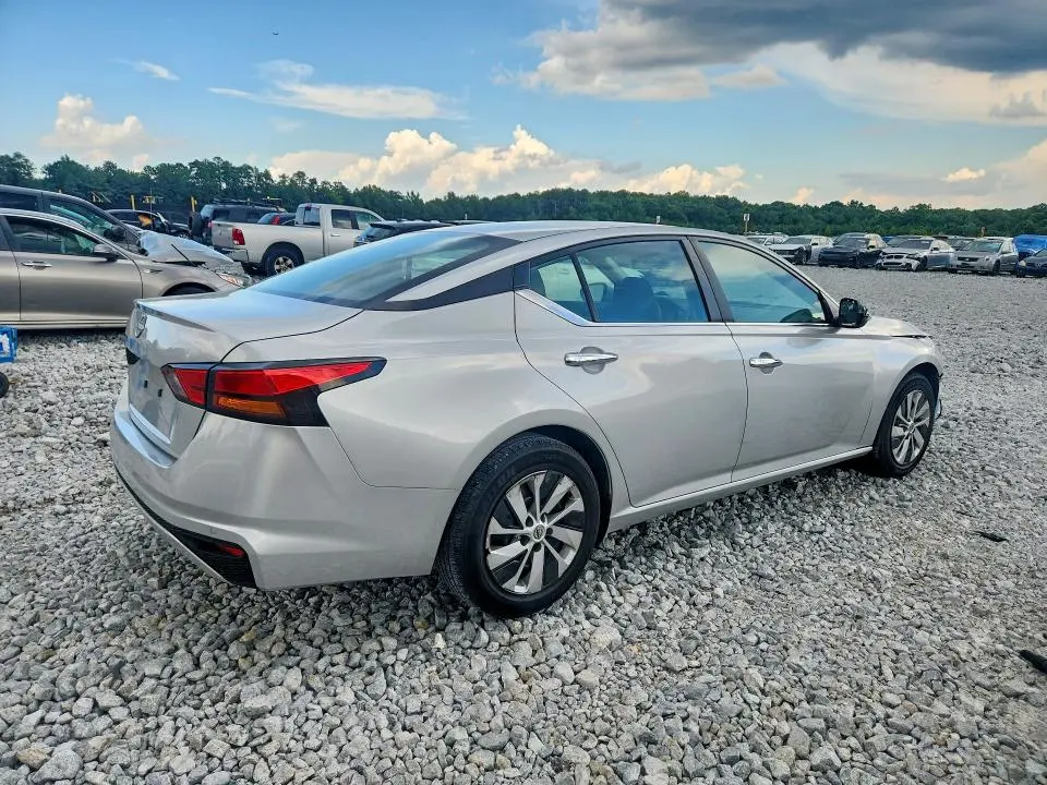 2023 NISSAN ALTIMA S  