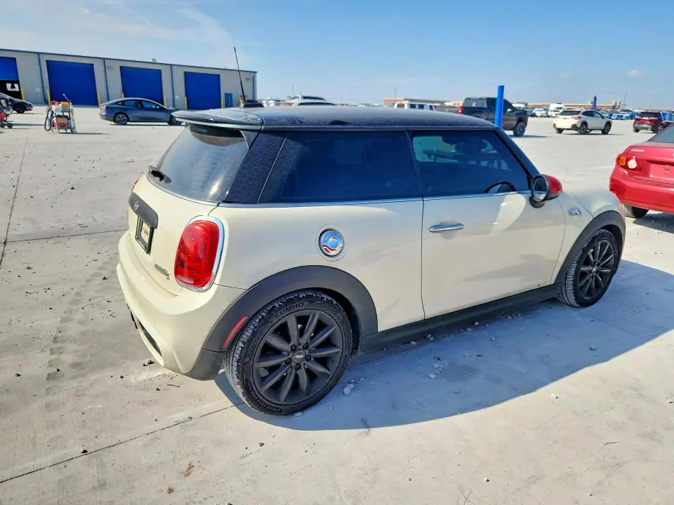 2015 MINI COOPER S  