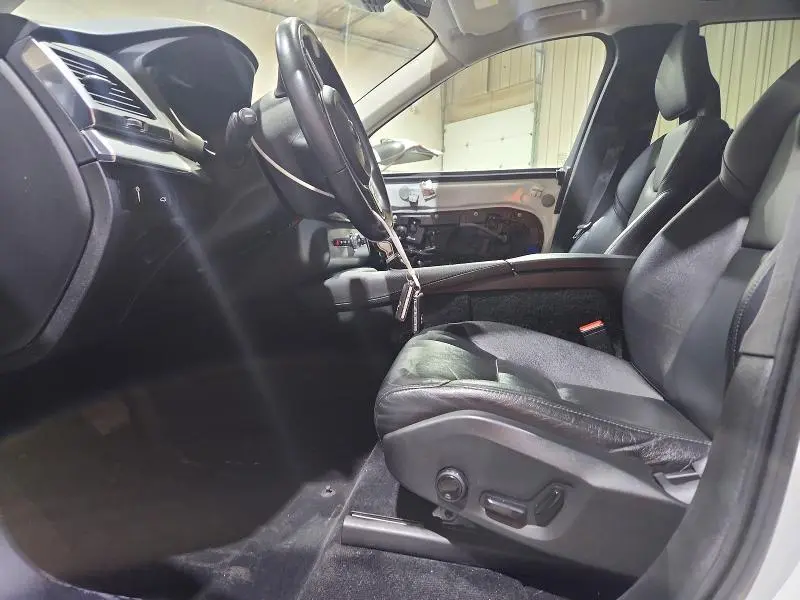 2018 VOLVO XC90 T5  