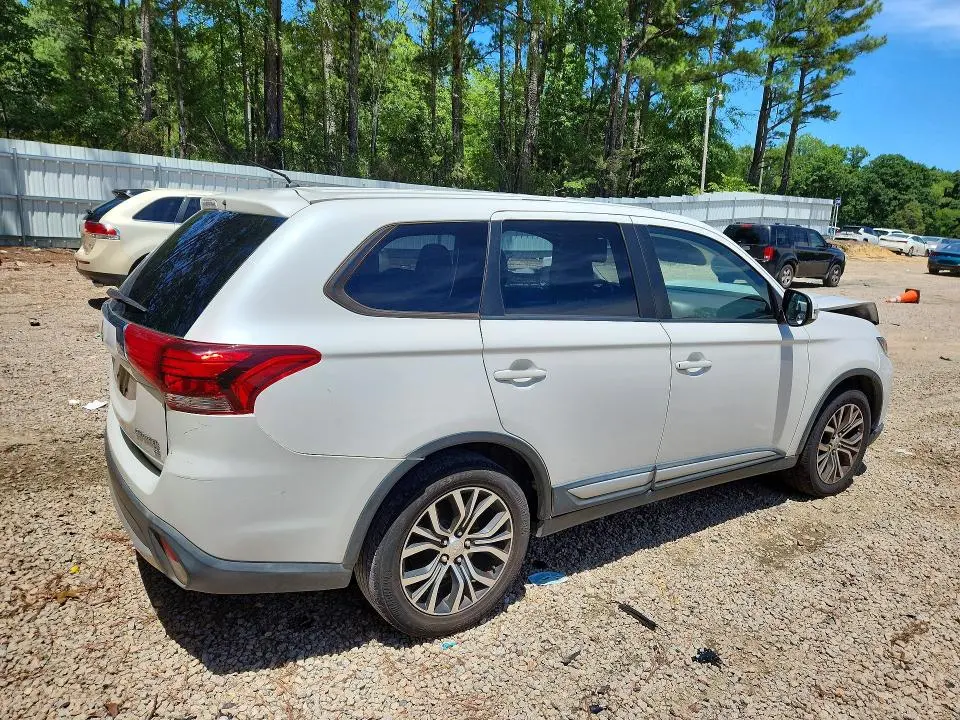 2016 MITSUBISHI OUTLANDER SE  