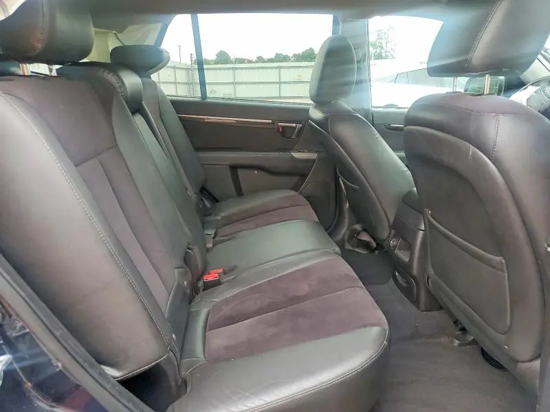 2011 HYUNDAI SANTA FE SE  