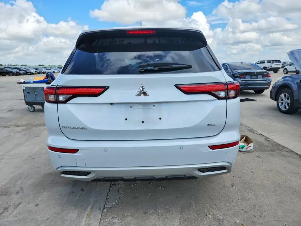 2024 MITSUBISHI OUTLANDER SEL  