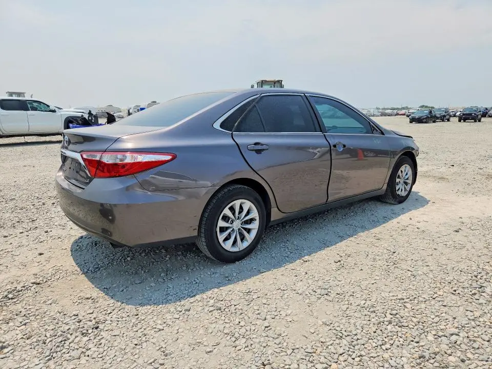 2016 TOYOTA CAMRY LE  