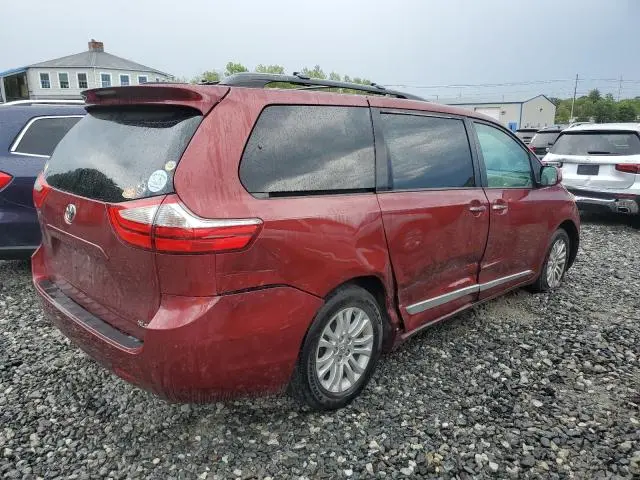 2016 TOYOTA SIENNA XLE