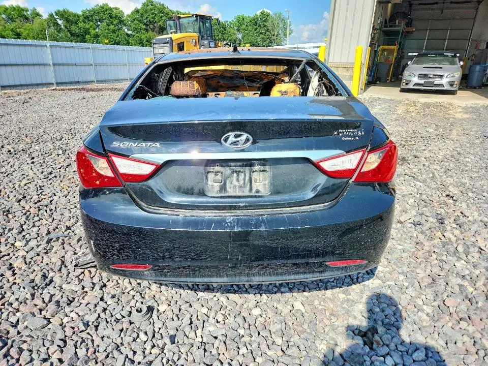 2011 HYUNDAI SONATA GLS  