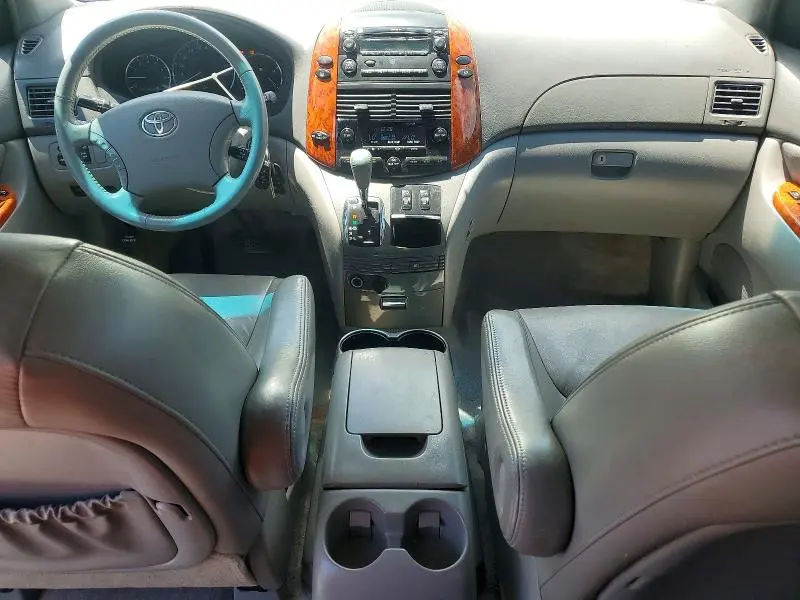 2010 TOYOTA SIENNA XLE  