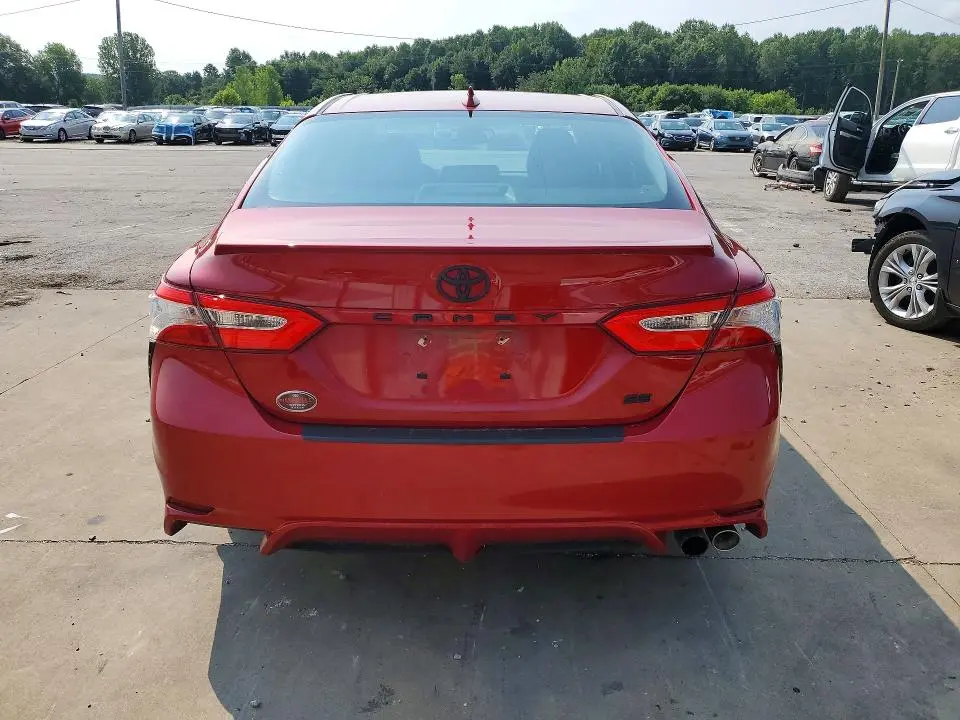2020 TOYOTA CAMRY SE  