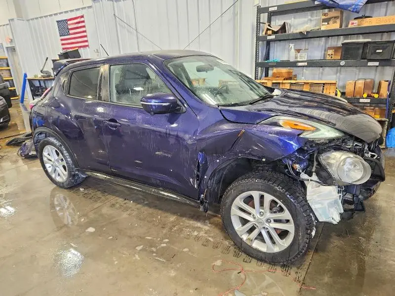 2015 NISSAN JUKE SV  