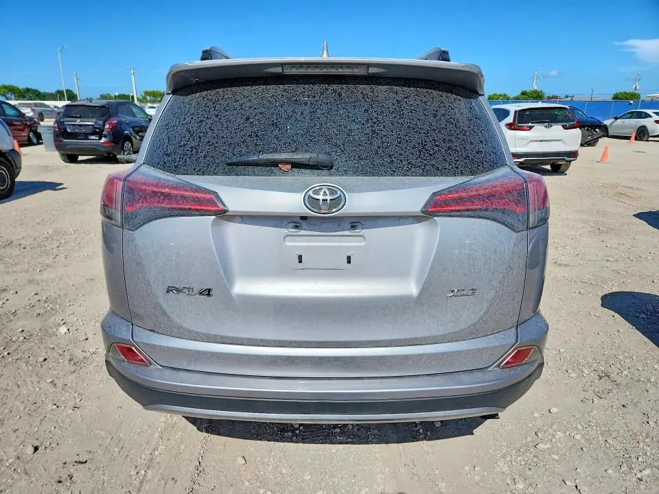 2018 TOYOTA RAV4 XLE  