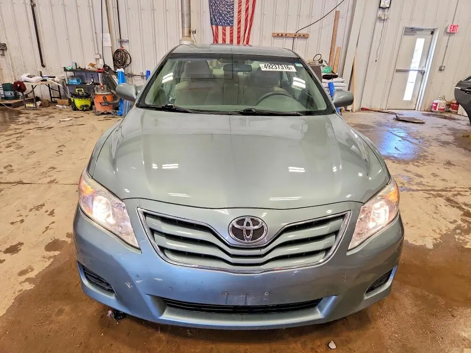 2011 TOYOTA CAMRY LE  