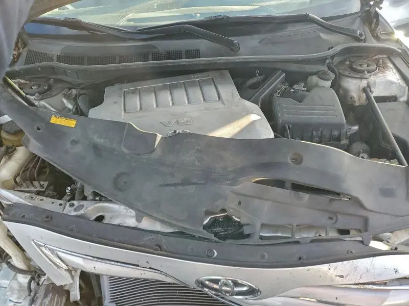 2010 TOYOTA CAMRY SE  