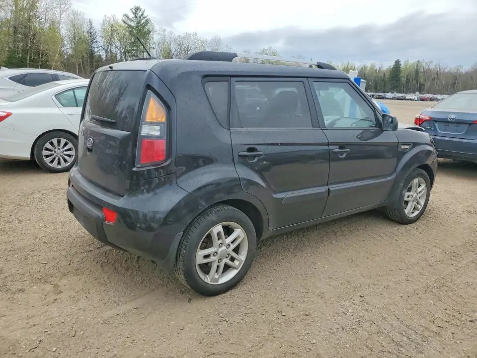 2011 KIA SOUL +  