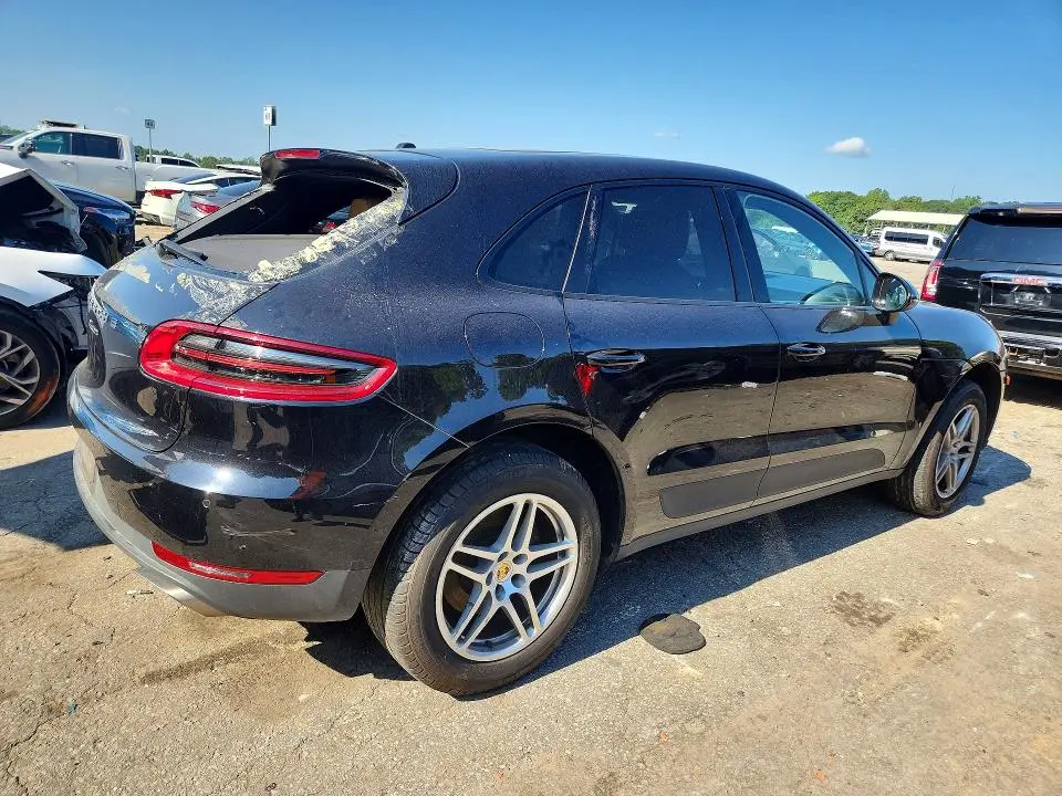 2017 PORSCHE MACAN   