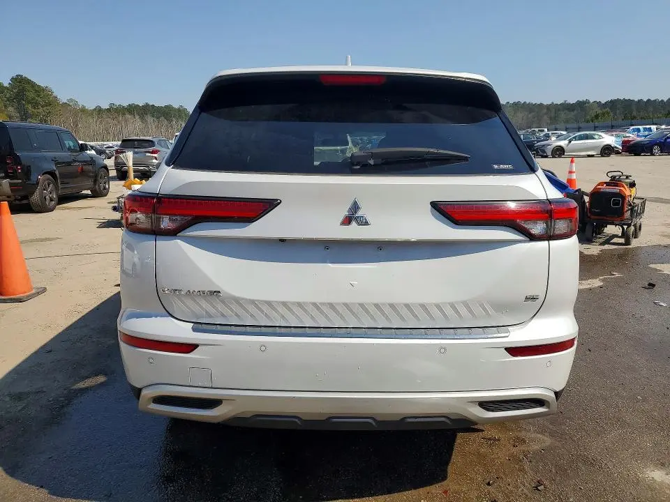 2023 MITSUBISHI OUTLANDER SE  