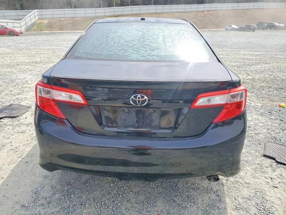 2012 TOYOTA CAMRY SE  