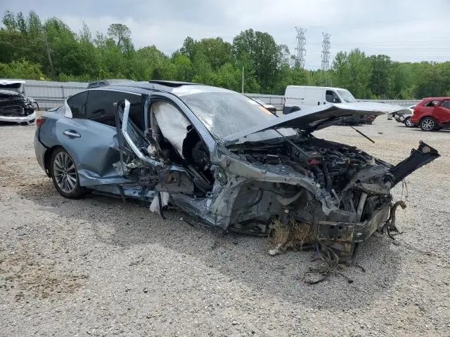 2018 INFINITI Q50 LUXE  