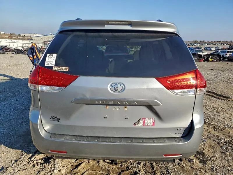 2011 TOYOTA SIENNA LE  