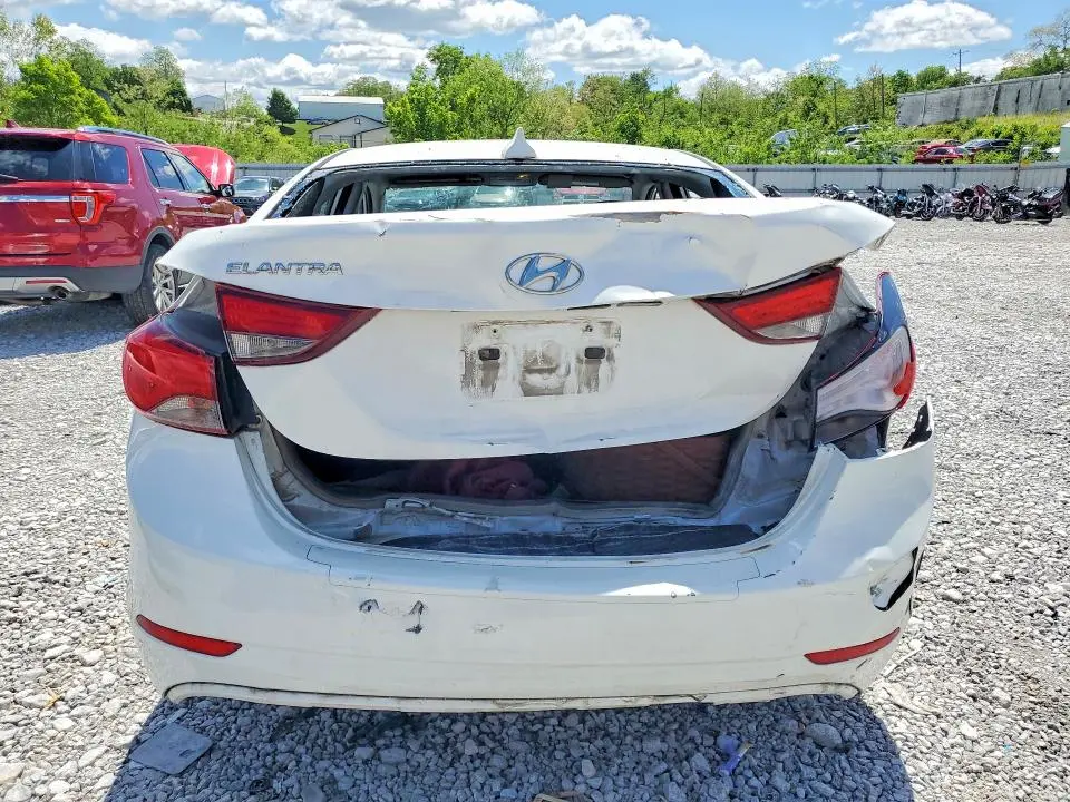 2016 HYUNDAI ELANTRA SE  