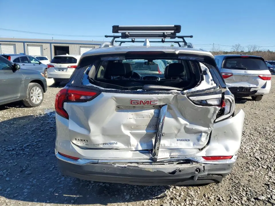2021 GMC TERRAIN SLT  