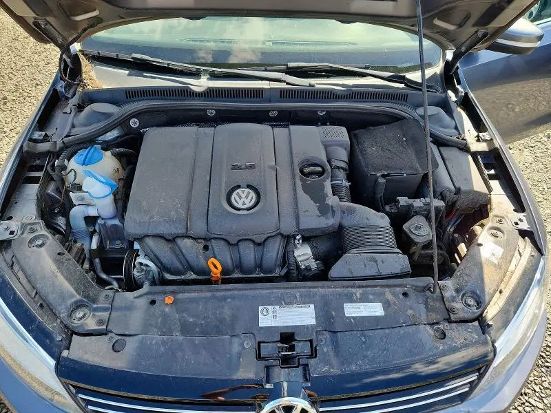 2013 VOLKSWAGEN JETTA SE  
