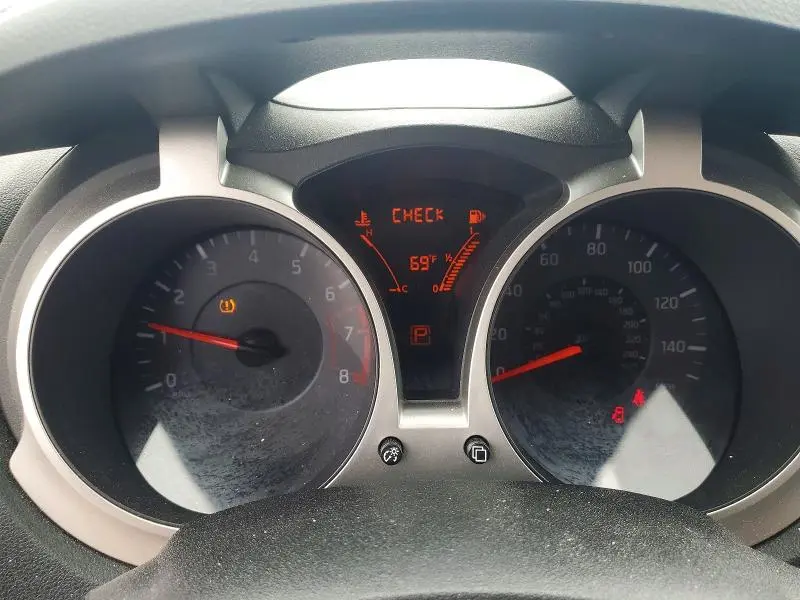 2014 NISSAN JUKE S  