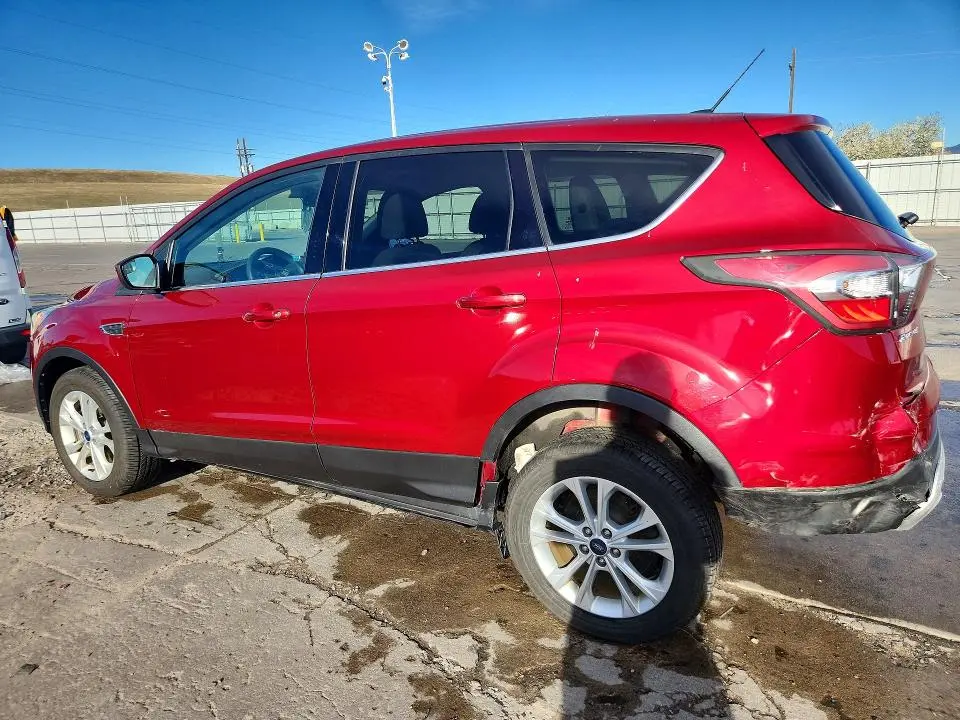 2017 FORD ESCAPE SE  