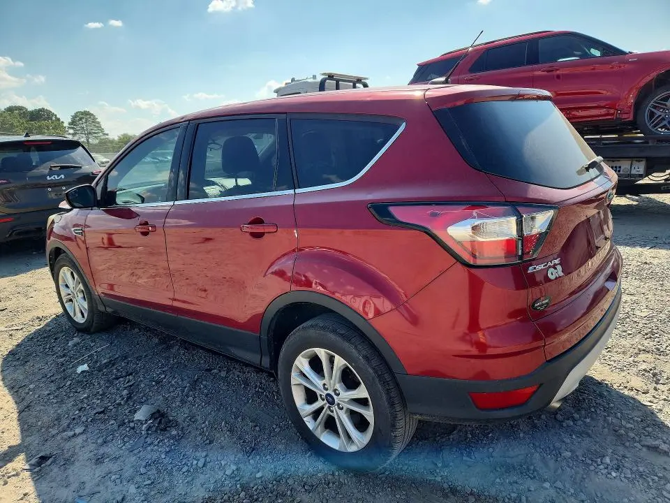 2017 FORD ESCAPE SE  