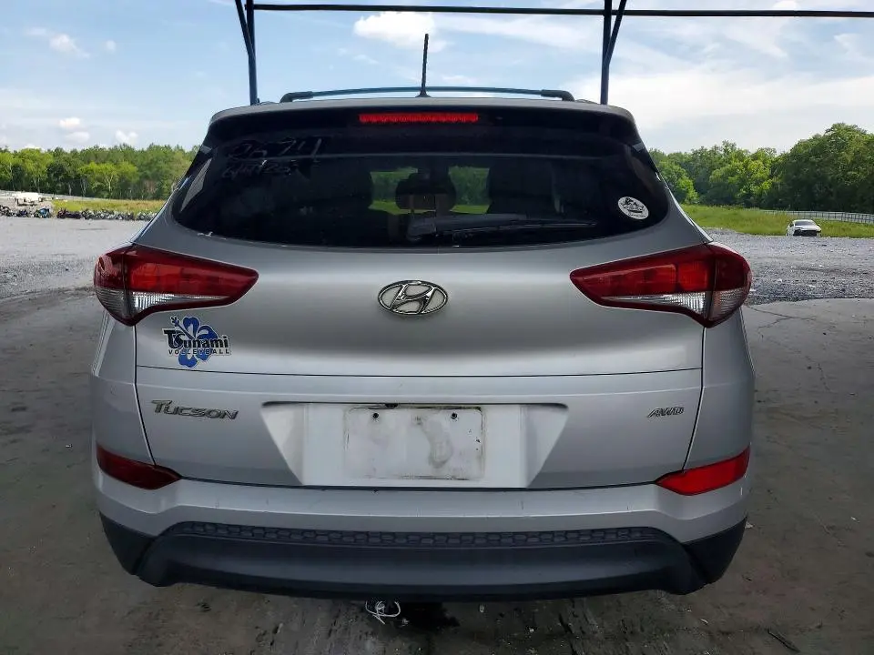 2017 HYUNDAI TUCSON SE  