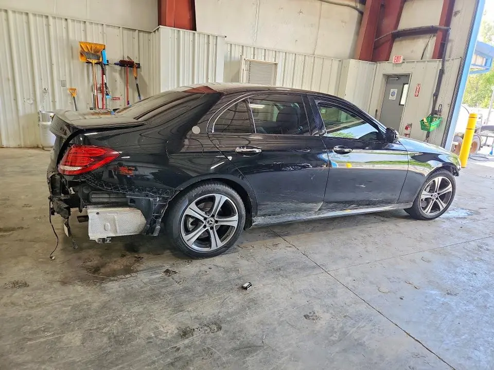 2017 MERCEDES-BENZ E 300 4MATIC  