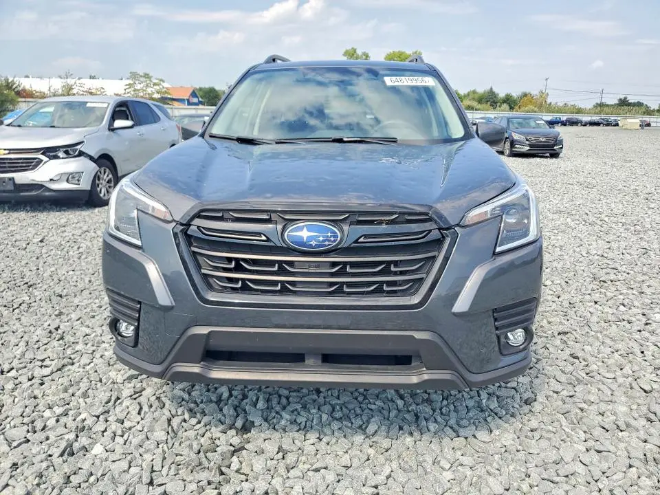 2024 SUBARU FORESTER   