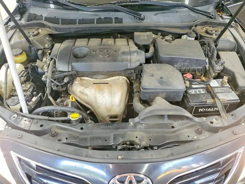 2010 TOYOTA CAMRY LE  