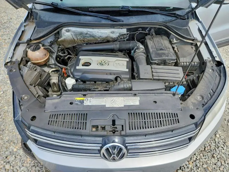 2013 VOLKSWAGEN TIGUAN S  