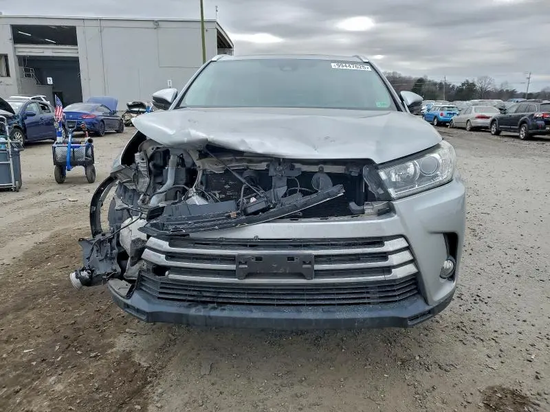 2017 TOYOTA HIGHLANDER LIMITED  