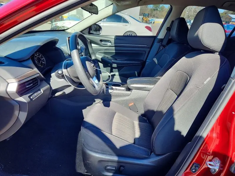 2024 NISSAN ALTIMA SV  