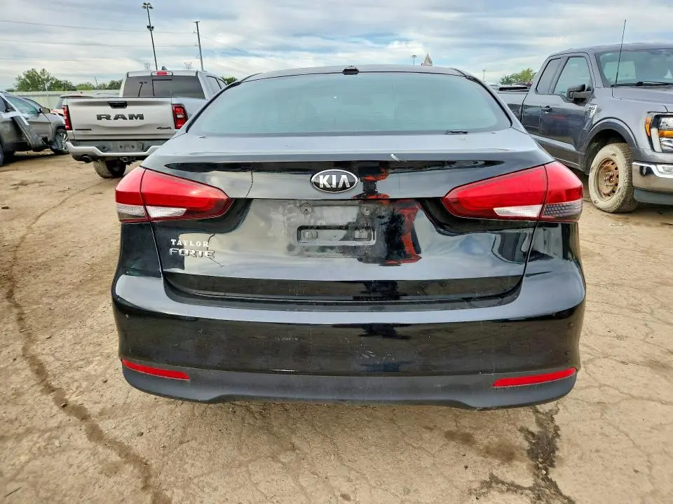 2018 KIA FORTE LX  