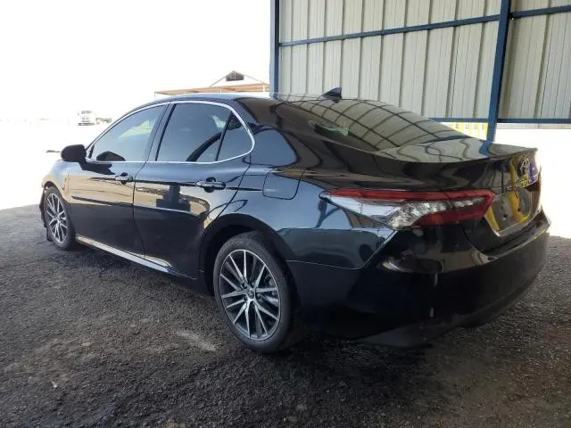 2024 TOYOTA CAMRY XLE