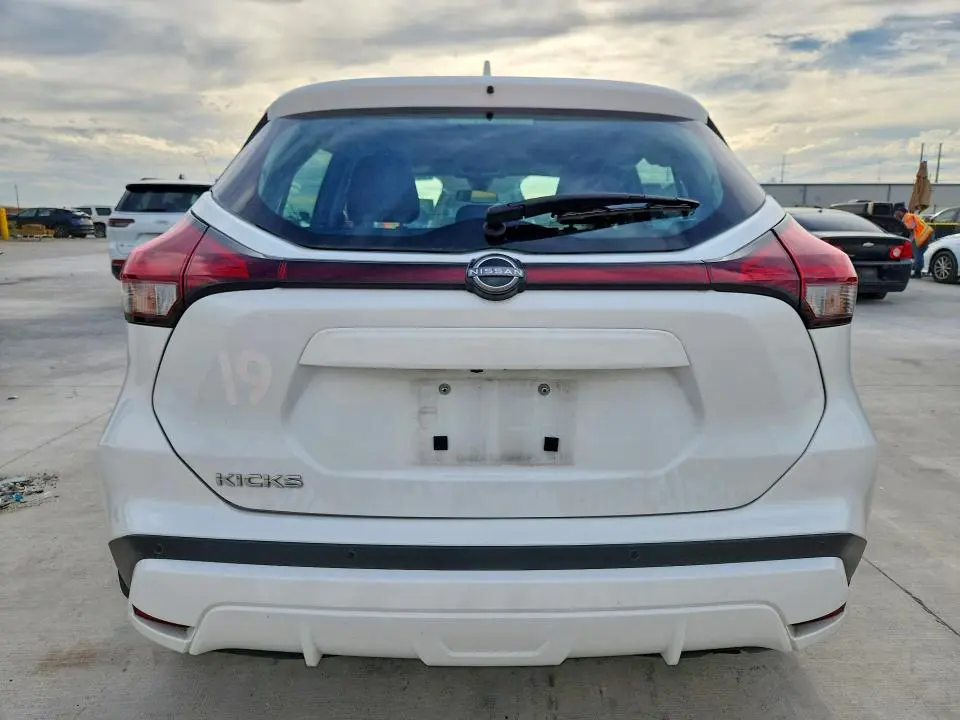 2024 NISSAN KICKS S  