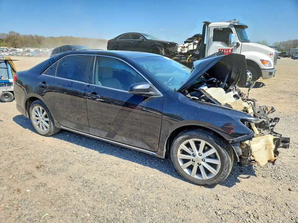 2014 TOYOTA CAMRY XLE  