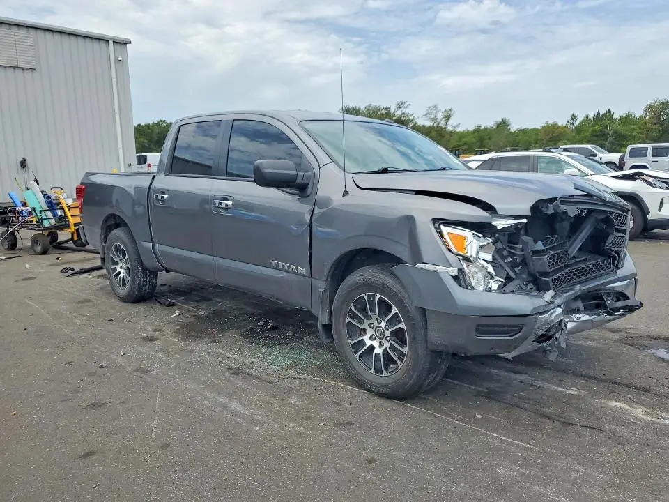 2021 NISSAN TITAN SV  