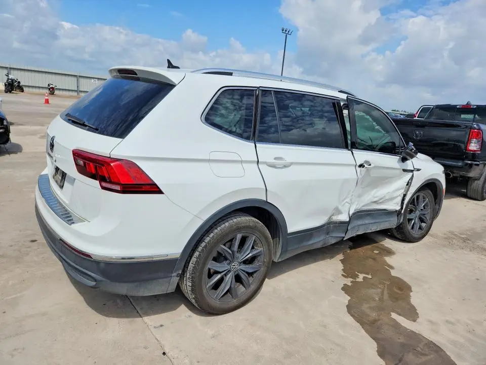 2022 VOLKSWAGEN TIGUAN SE  