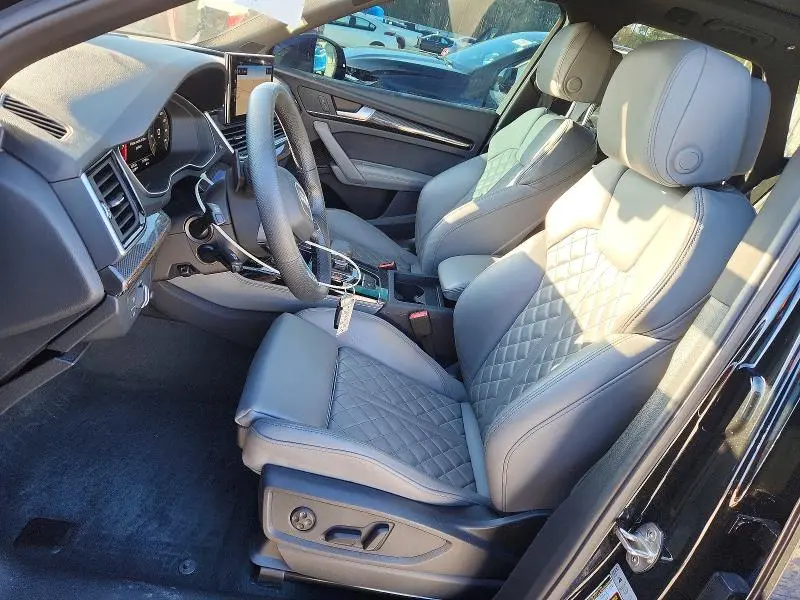 2025 AUDI SQ5 PREMIUM PLUS  