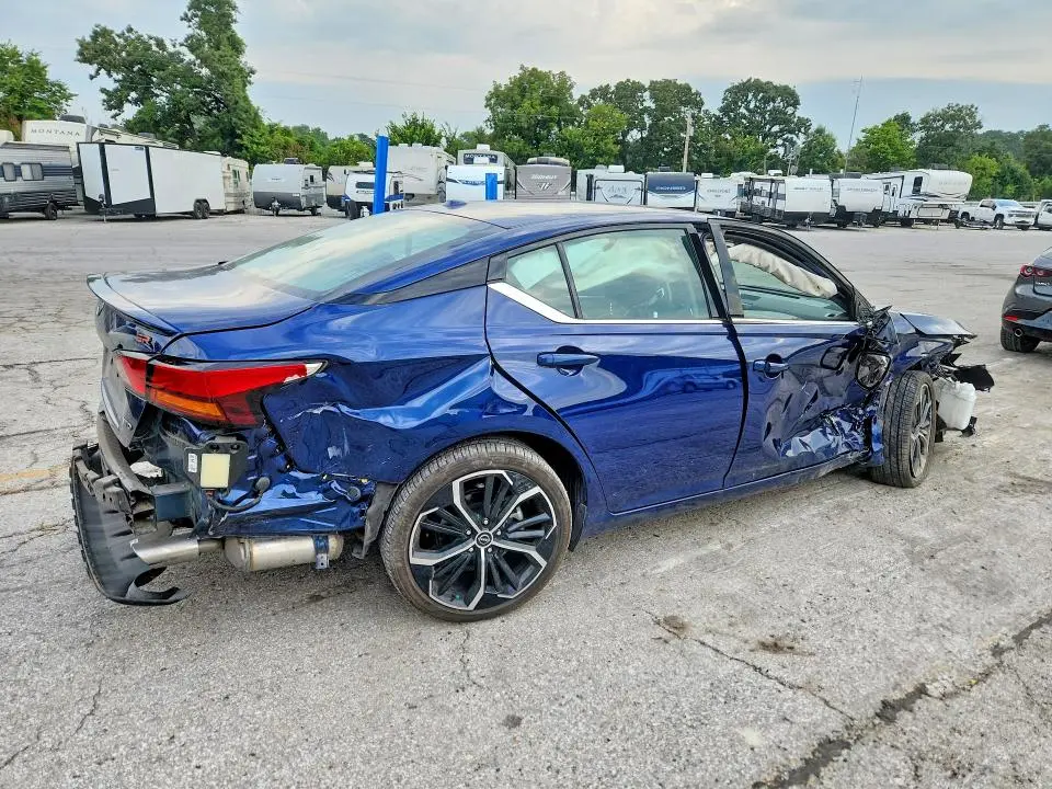 2023 NISSAN ALTIMA SR  